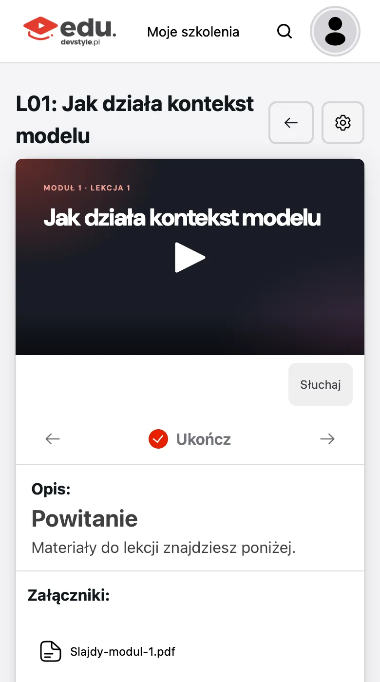 Lekcja na telefonie: player wideo nad listą lekcji kursu